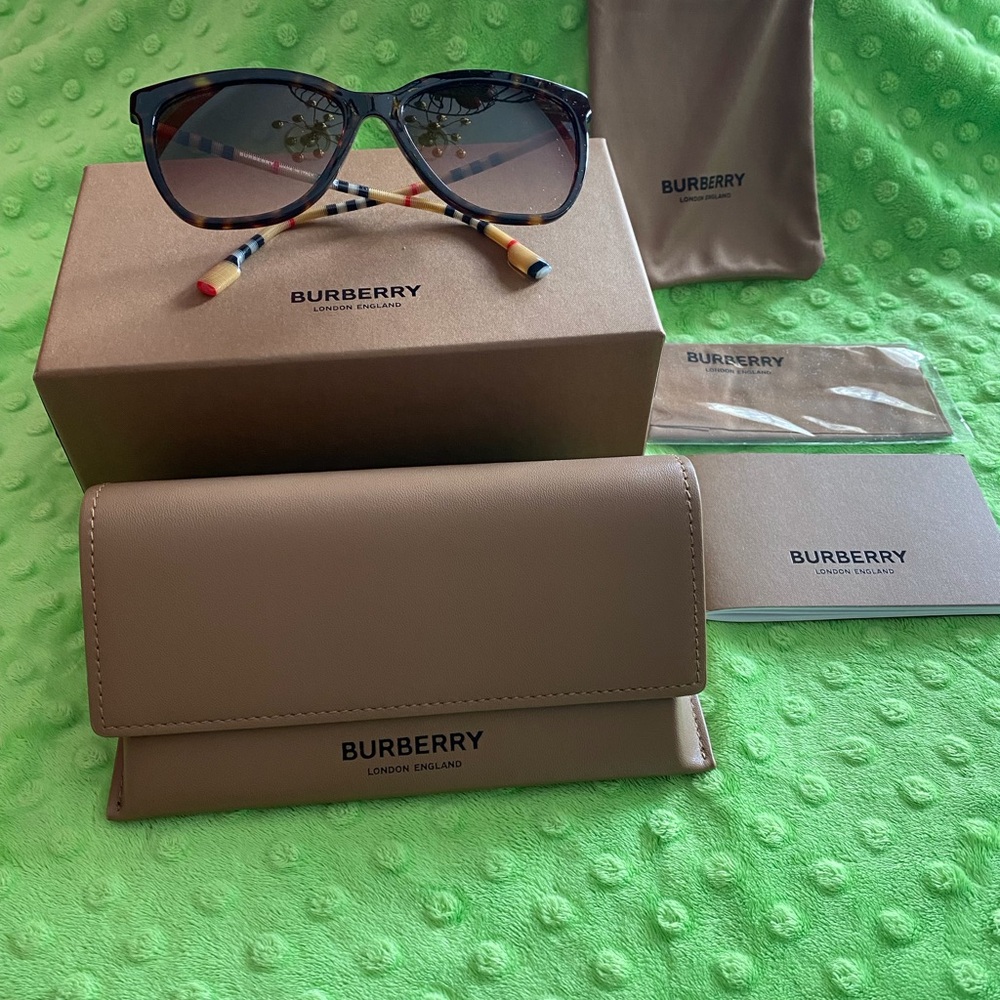 Burberry Sunglasses NWOT